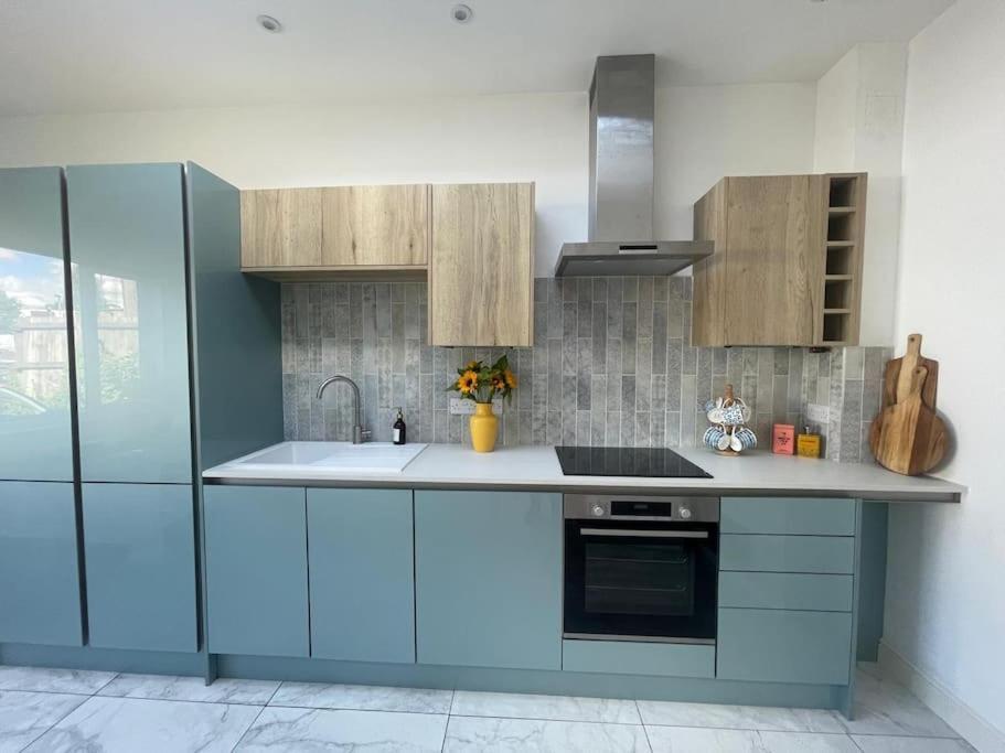 Apartamento Sunny With Parking And Private Entrance Bristol